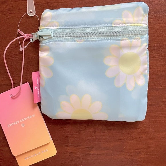 Stoney Clover Lane x Target Reusable Bag - Blue White Yellow Daisies - NWT - Picture 2 of 6